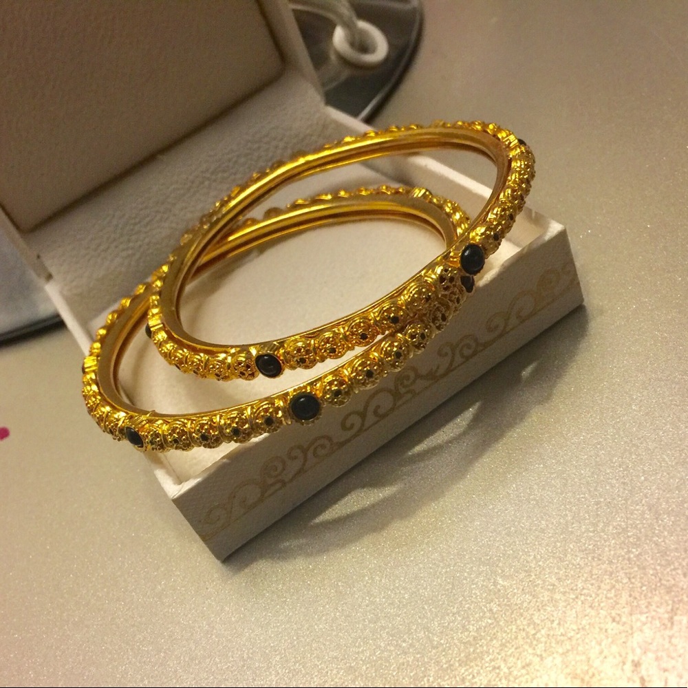 Gold color aartificial bangles